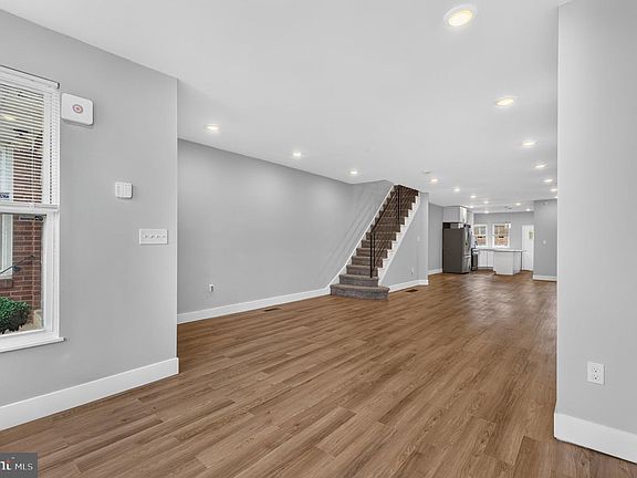 5th image of 7311 N 21st St
