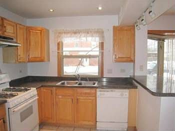 5th image of 6118 N Albany Ave
