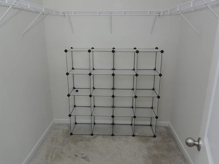 385 Saskatoon Dr — Photo 18