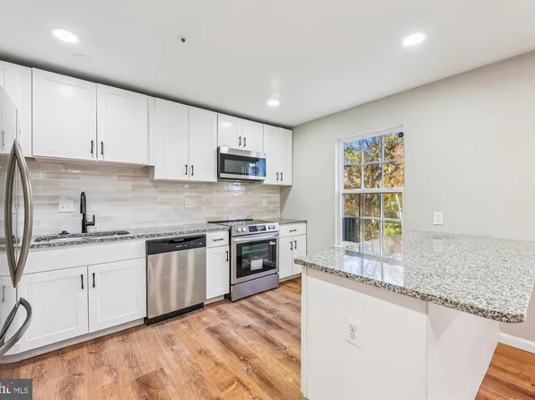 6906 Blue Holly Ct, District Heights, MD 20747