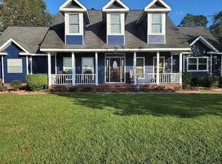 221 Howard Ln, Baxley, GA 31513