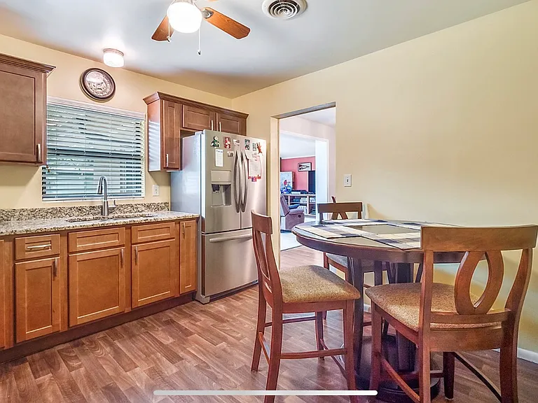 304 Temple Dr — Photo 4