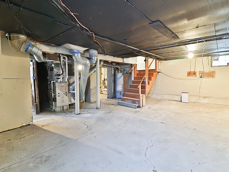 343 S Charles St — Photo 29