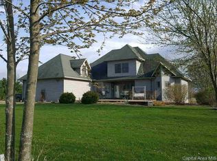 576 Tazewood Rd, Metamora, IL 61548