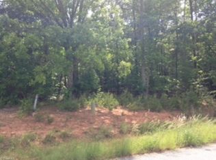 190 Beech Bend Ln, Stoneville, NC 27048