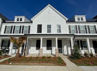 125 Summer Tanager Dr, Ravenel, SC 29470