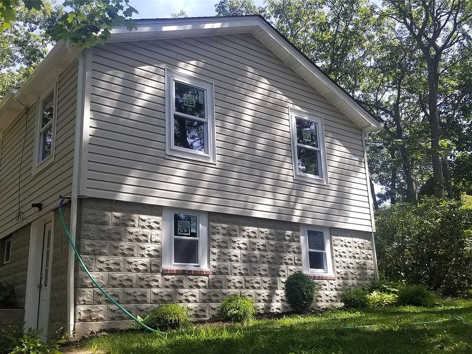 1st image of 27 Bayville Dr