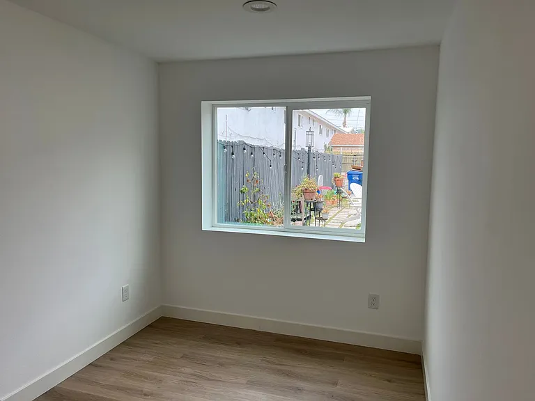 255 S Avenue 55 — Photo 9