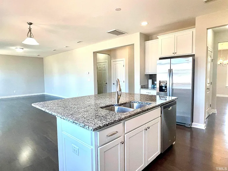 8008 Gilano Dr — Photo 16