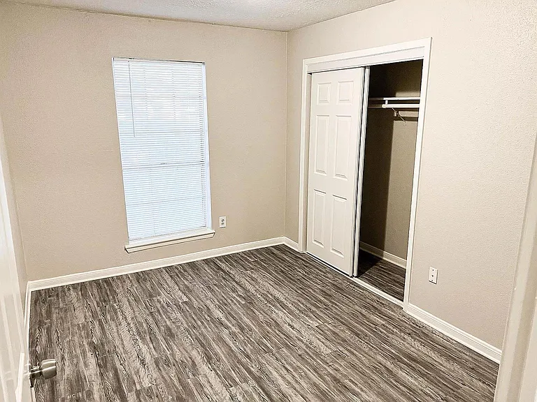 16738 Barcelona Dr — Photo 21