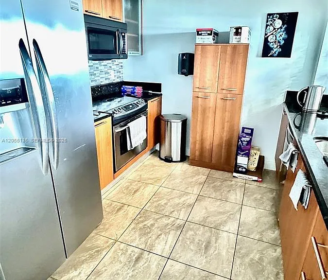 1800 N Bayshore Dr #1906 — Photo 17