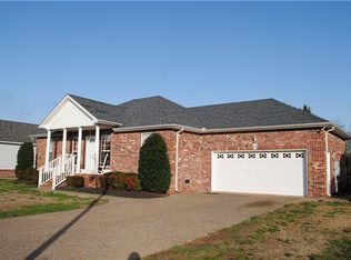 129 Summerlin Dr, Gallatin, TN 37066