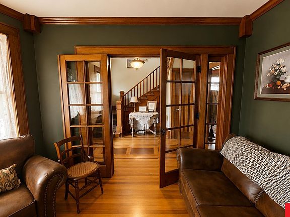 4th image of 240 N Colfax St