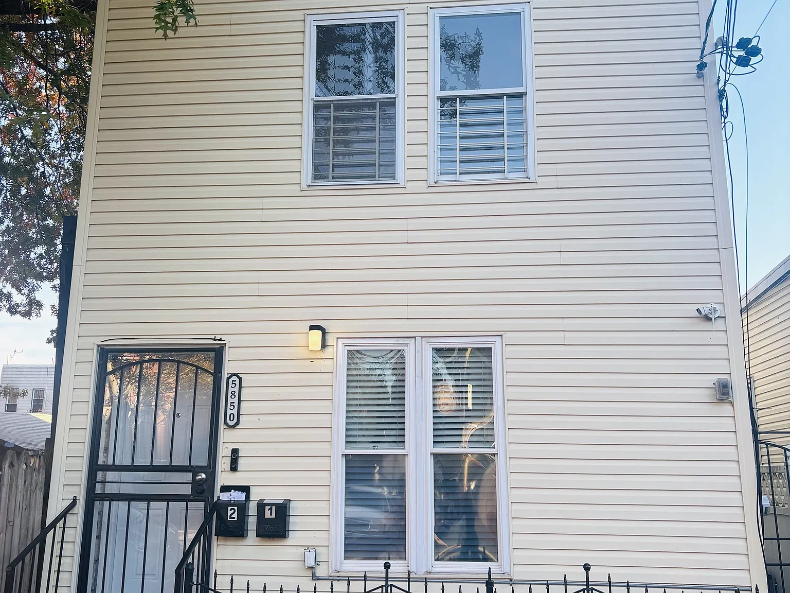 2 bed, 1.5 bath, 1100 sqft, $3,265 — Photo 1