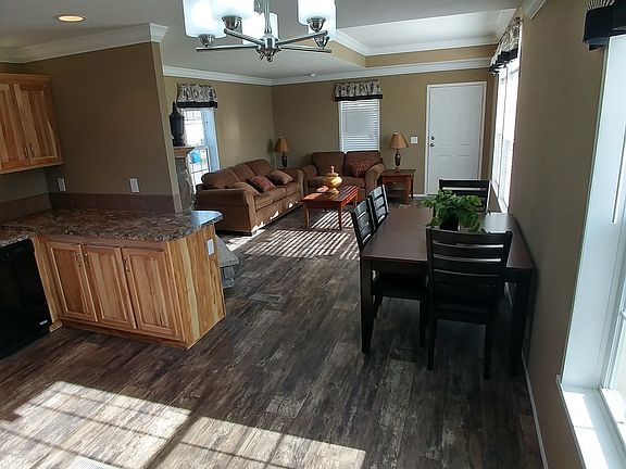 4th image of 36 Saint Peters Dr