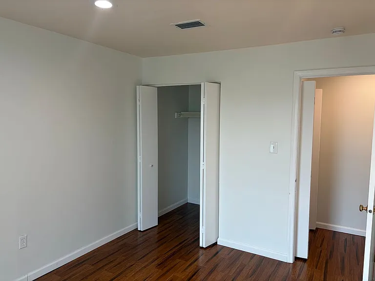 421 Wendover Dr #126B — Photo 23