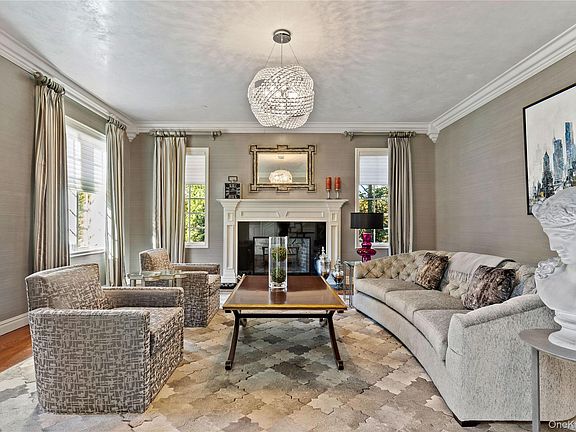 5th image of 15 Knightsbridge Manor Road