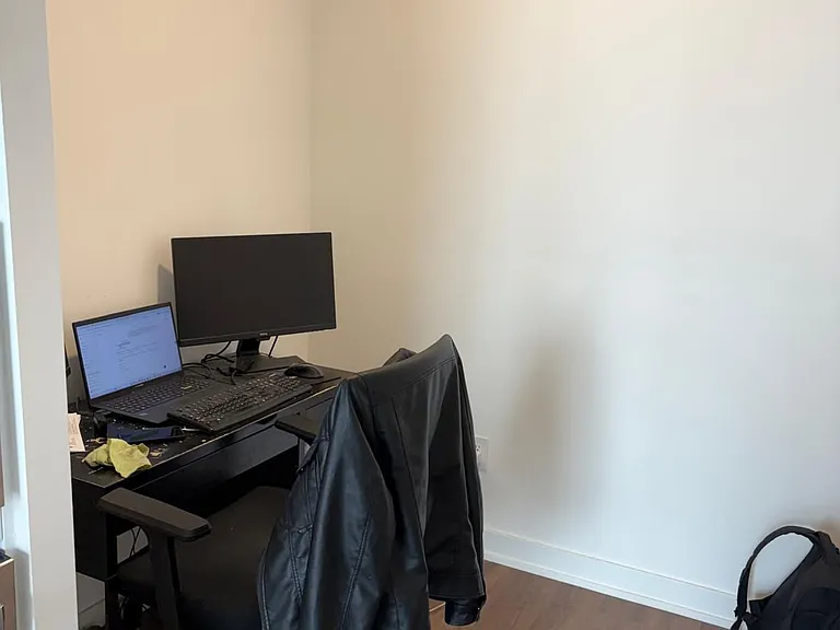 5105 Hurontario St #437 — Photo 8