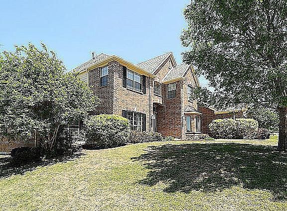 2nd image of 2816 Mont Clair Dr