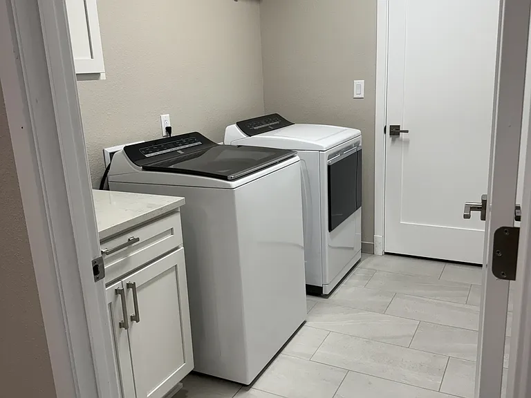 2101 W Mill Rd — Photo 10