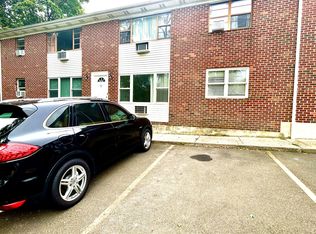 84 Seaside Ave APT 1B, Stamford, CT 06902