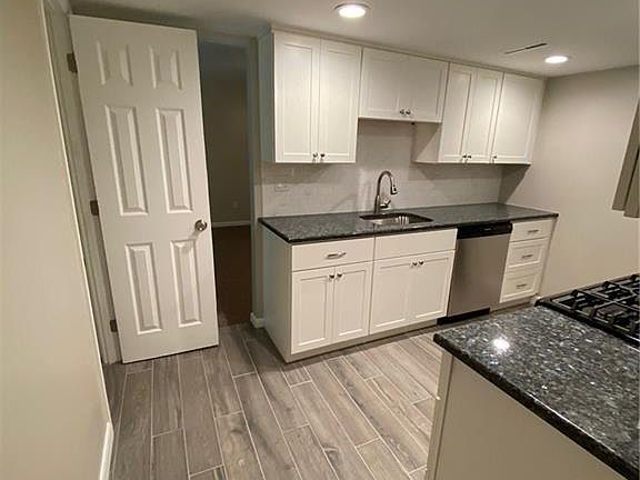 4th image of 1141 1/2 Hartford Ave APT 3A