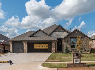 1721 NE 27th Ter, Moore, OK 73160