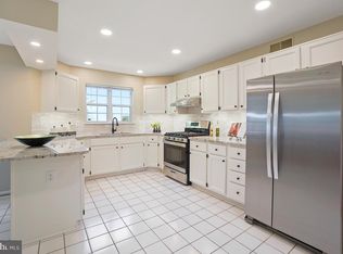 46395 Hampshire Station Dr, Sterling, VA 20165