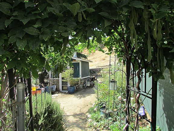 West entrance to backyard