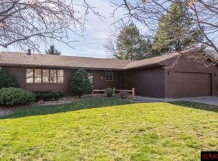 205 Ledlie Ln, Mankato, MN 56001
