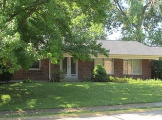 56 Highland Park Dr, Chesterfield, MO 63017