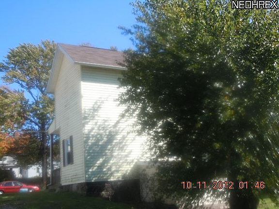 3rd image of 1021 Erie St S