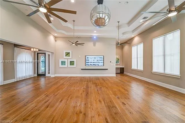 5089 Penella Ave — Photo 37