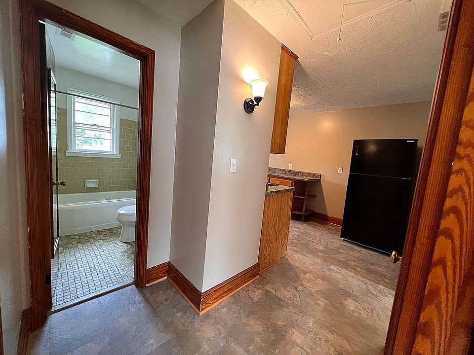 1st image of 580 Ingram St