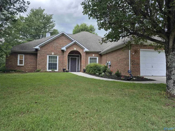 128 Cannes Dr SE, Brownsboro, AL 35741