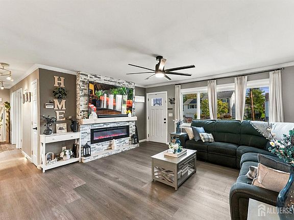 3rd image of 27 Harrison Ave