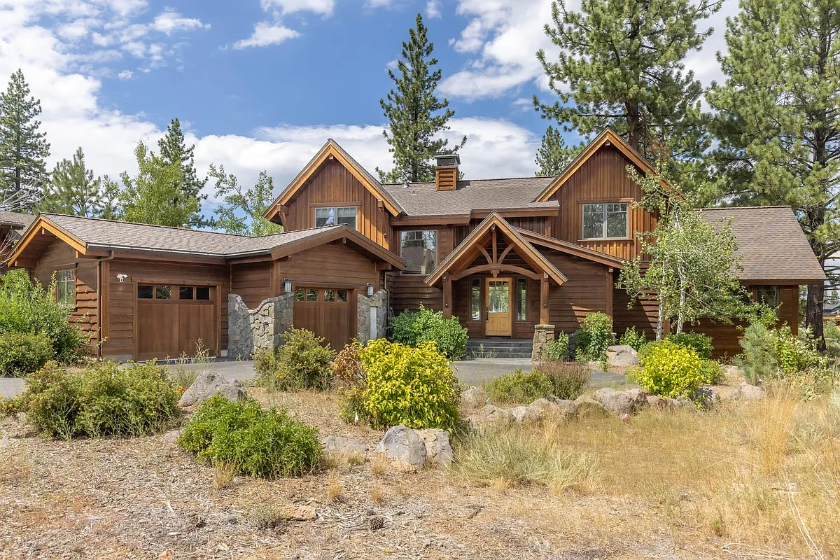 Building Photo - 9353 Heartwood Dr