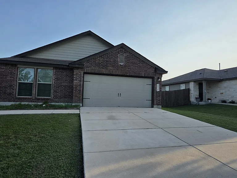 2530 Diamondback Trl — Photo 1