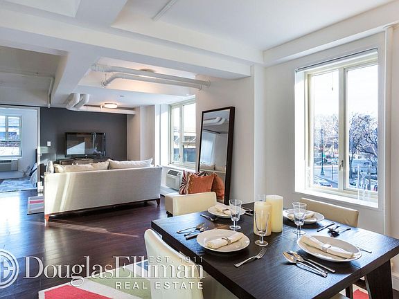 2nd image of 4 Stuyvesant Oval APT Mb