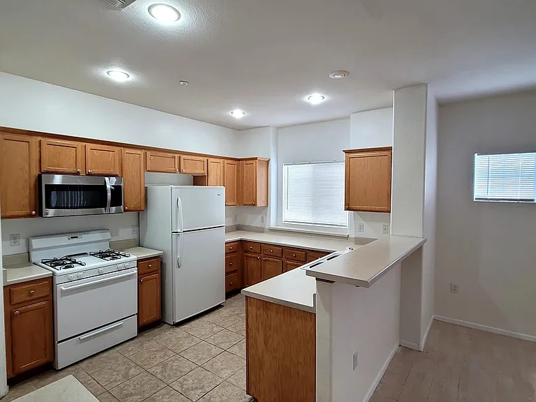 5985 Nuevo Leon St #2 — Photo 12