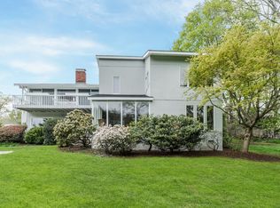 1160 Oldfield Rd, Fairfield, CT 06824