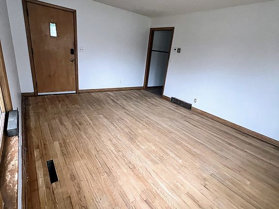 4th image of 1410 W Broadway St #1408