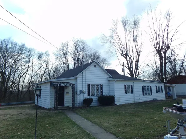 1014 S Wood St, Shelbyville, IL 62565