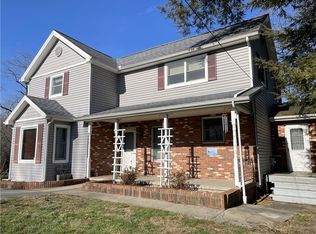 661 Maple Ln, Pulaski, PA 16143