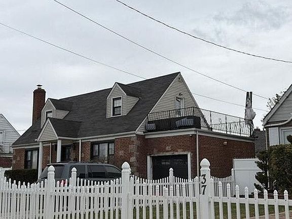 2nd image of 29 Bank St