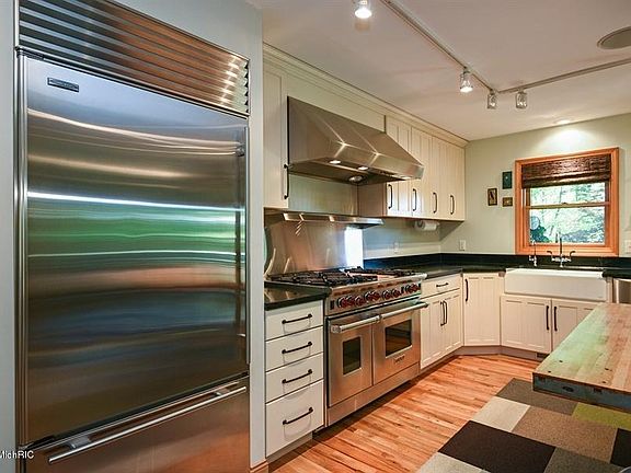 5th image of 56793 Sunnyside Dr