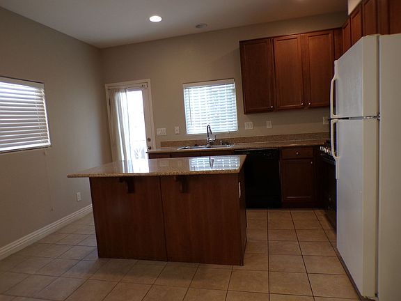 4th image of 7935 Narnia Ave