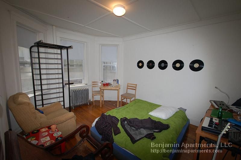 2nd image of 1175 Boylston St #7C