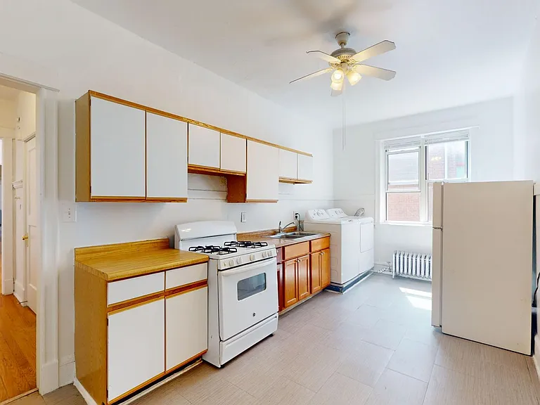 1358 E. 58th Street — Photo 17