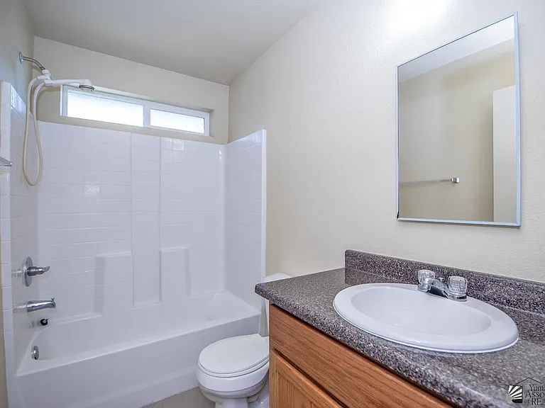3657 S Benson Ave — Photo 13